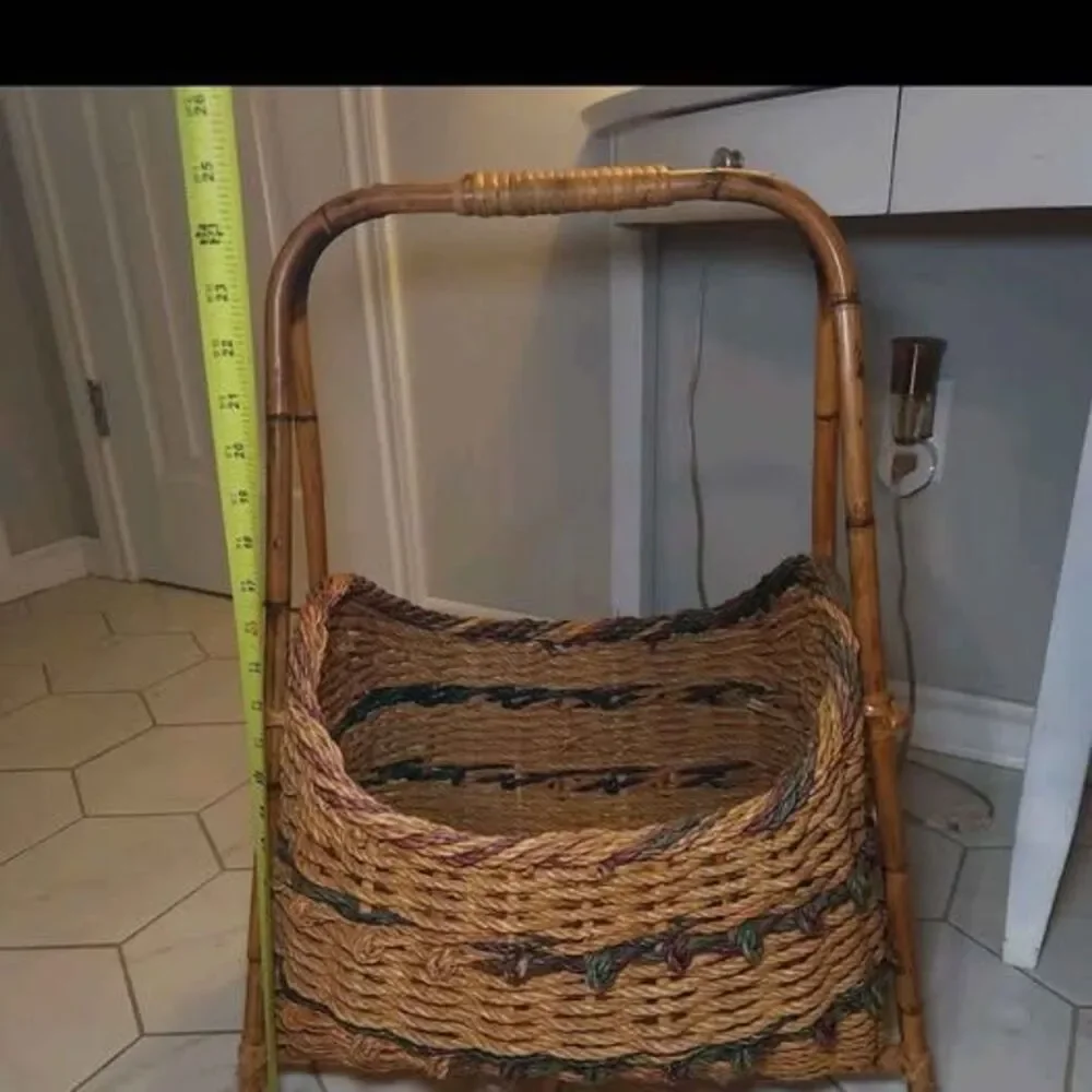Vtg Wicker Harvest Gathering Basket With Bamboo Handle and Legs 25